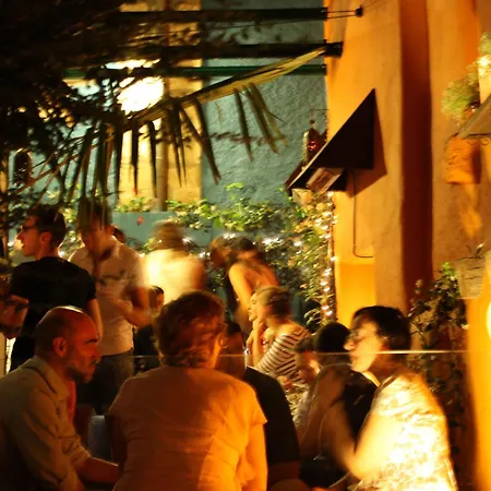 Gæstehus Revolutum 2*