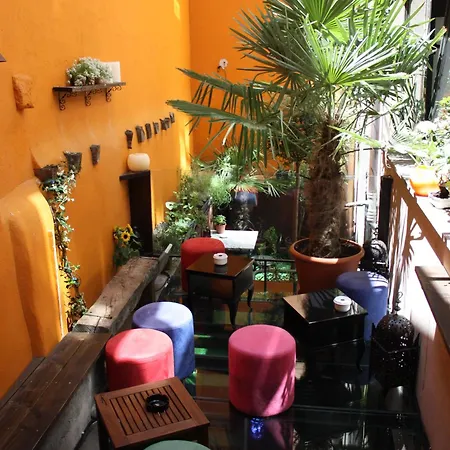 Guest house Revolutum 2*