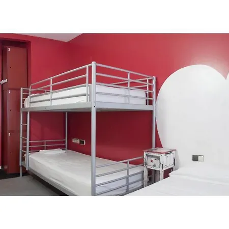 Guest house Revolutum 2*