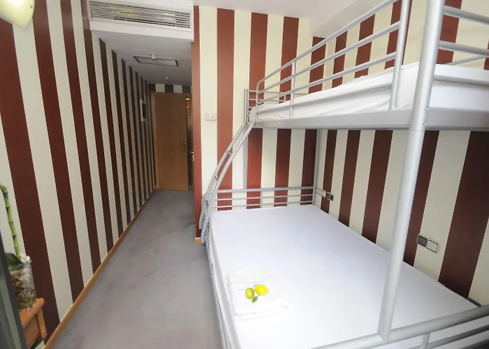 게스트하우스 Revolutum 2*